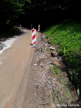 Včerajšnje močno neurje v Motniku (22)